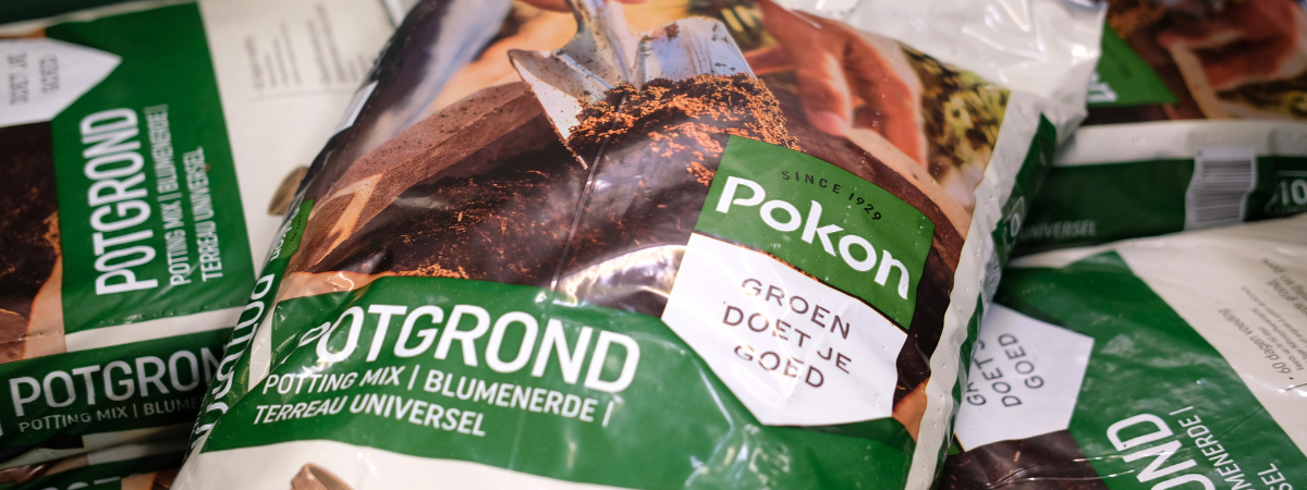 Potgrond koop je bij tuincentrum Huis & Tuin Hoogeveen! Potgrond koop je bij tuincentrum Huis & Tuin Hoogeveen!